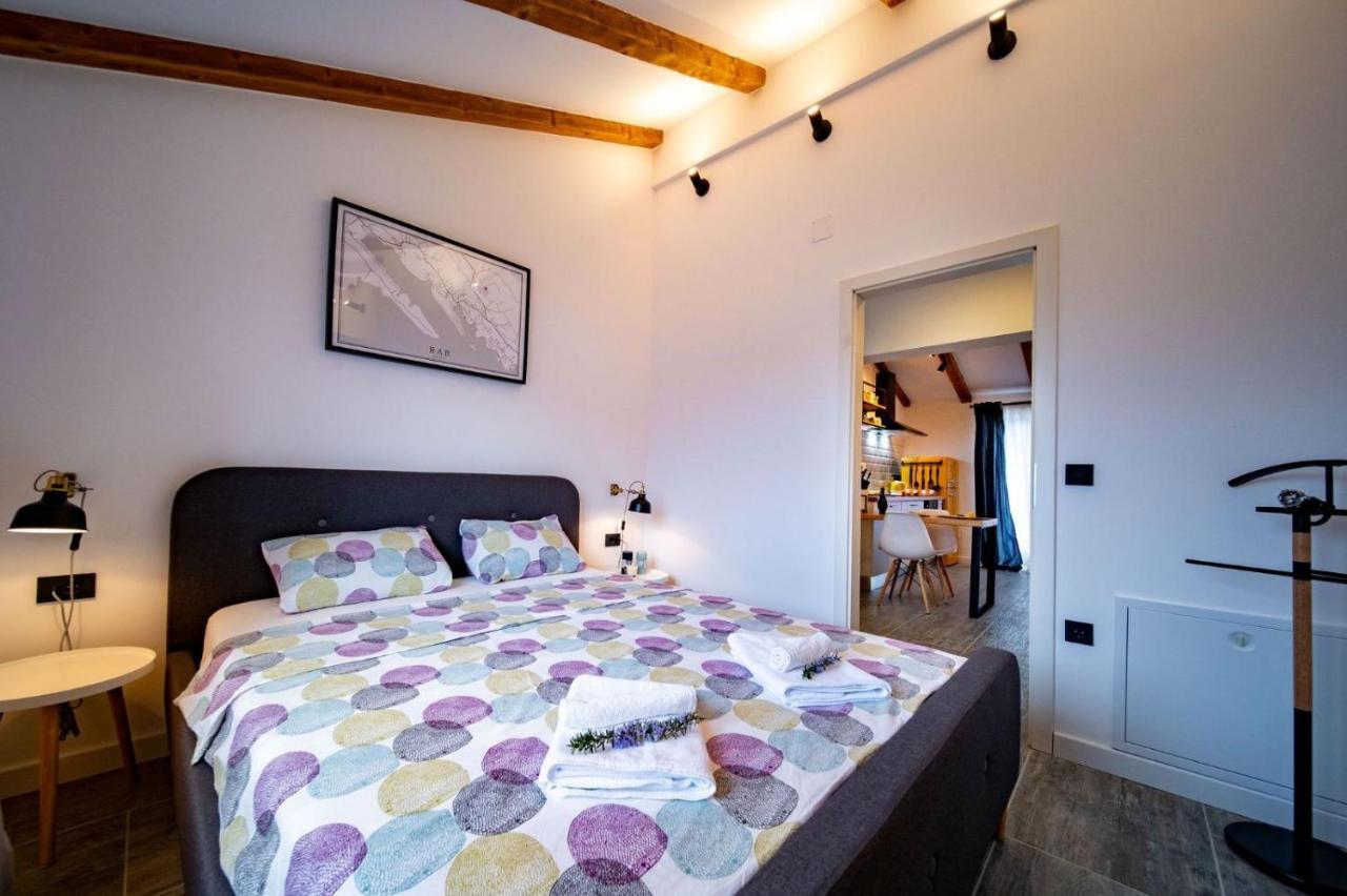 Novouredeni Apartman Marko Mundanije Bagian luar foto